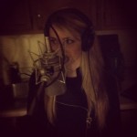 Studio - Tessa, singing in the dark